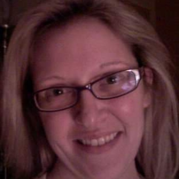 Meet your Posher, Kacey - Picture 2 of 2